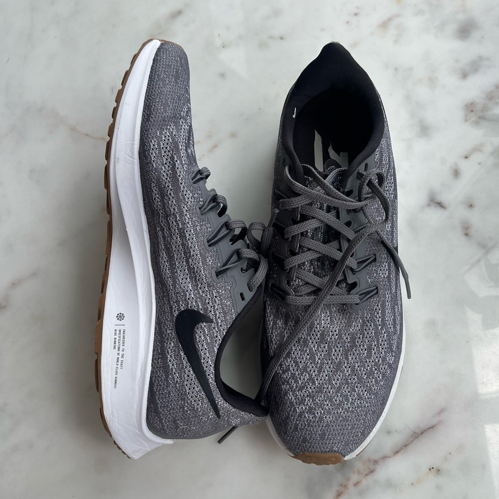 Women's Nike Air Zoom Pegasus 36 Women's Running Shoes size 10/42